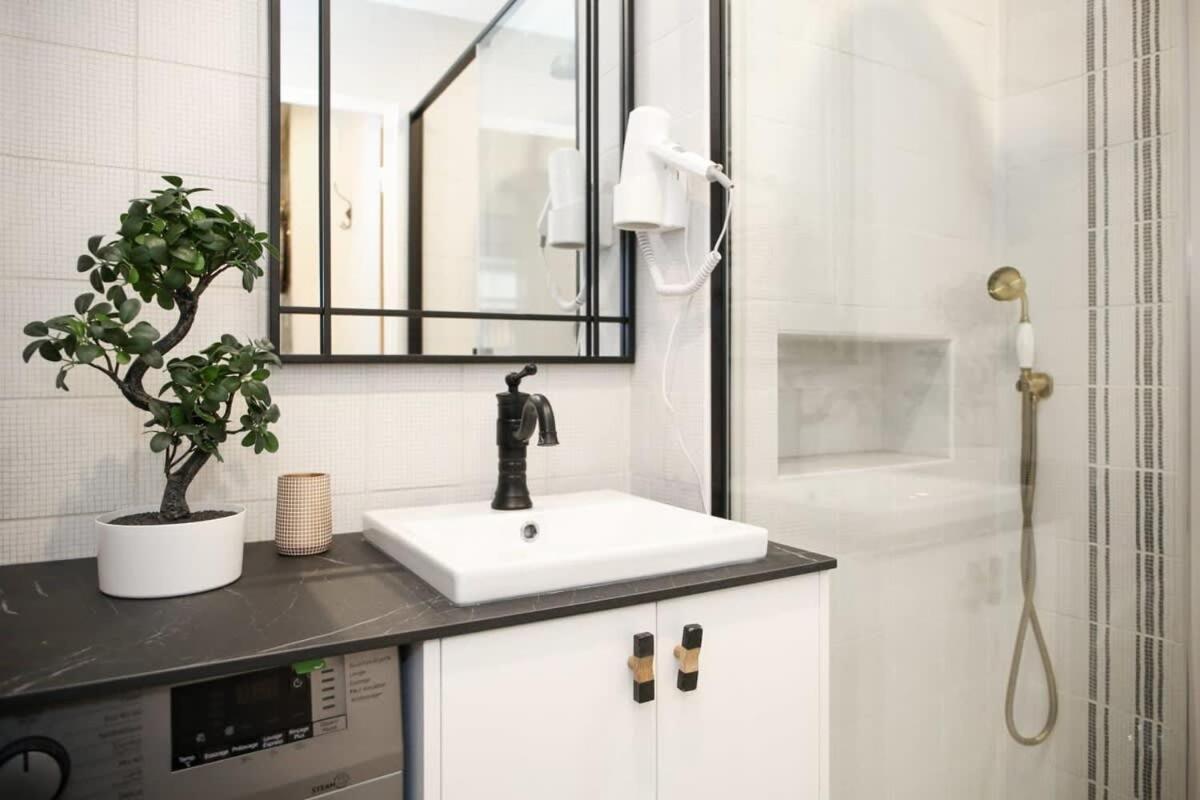Magnifique Appartement Familial Grand Boulevard-4P - Flat-Guest باريس المظهر الخارجي الصورة